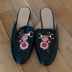 Adorable Gucci-style loafers with embroidery